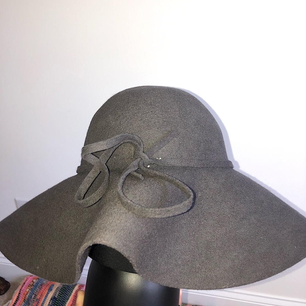 This very stylish hat with a tie bow